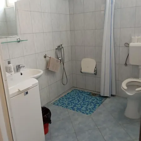 David I Spoma Gostinjska kuća *